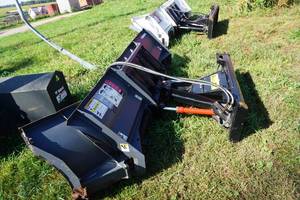 lot 4 image: SnowEX Speeding Wing Universal Mount Bobcat Skid Loader Skid Steer 9 Snow Plow