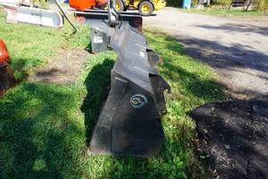 lot 14 image: Rickerstein BV Brand 80 Wheel Loader Material Handling Bucket With Cat 908 Attachment Interface