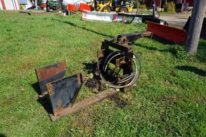 lot 9 image: Custom Made Tractor Frame Hydraulic Front Mount Snow Pusher Hoist