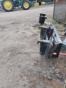 lot 17 image: Universal Mount Bobcat Skid Loader Skid Steer Adapter Plate With Cat 308 Wheel Loader Interface