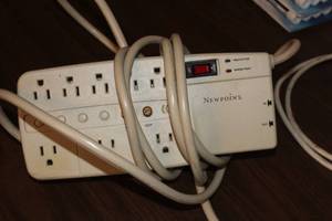 Newpoint Power Cube