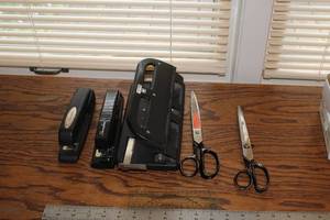 Lot of (5) Office Supplies - Scissors (x2), Staplers (x2), 3-Hole Punch (x1)