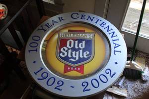 lot 11 image: Heilemans Old Style 100 Year Centennial 1902 - 2002 Wall Mirror