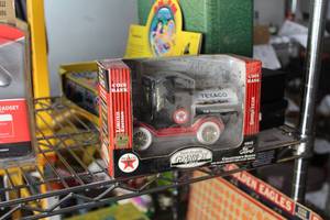 lot 109 image: 1912 Ford Oil Tanker Limited Edition Heavy Die-Cast Metal Coin Bank  by  Gearbox Toys
