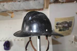 lot 190 image: Vintage Firemans Hat
