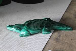 lot 85 image: Alligator Stone Table Statue