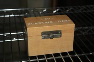 lot 225 image: Vintage Blasting Cap Storage Box (empty)