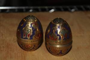 lot 228 image: Lot of (2) Egg Brass Jewelry Holders