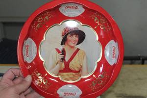 lot 90 image: Coca-Cola Serving Tray