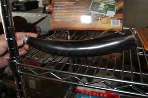 lot 259 image: 12 Powder Horn