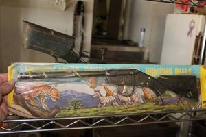lot 264 image: Victor Rifle Cork Gun (in original packaging)