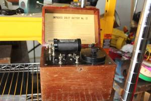 lot 252 image: Vintage Sibley Battery No. 12 VoltAMPMedical Device