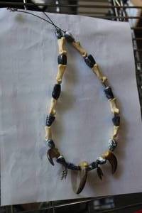 lot 248 image: 26 Real Bear Claw Necklace