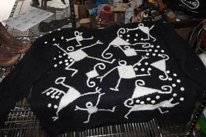 lot 354 image: Kitty Hawk by Vivian Wang Sweater Size Large
