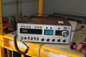 lot 331 image: Vintage Montgomery Ward #72 CB Radio