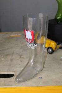 lot 336 image: 10 Spaten Boot Glass Beer Glass