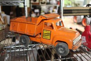 lot 301 image: Buddy-L Metal Dump Truck