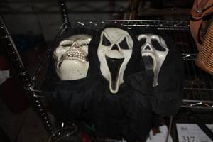 lot 289 image: Lot of (3) Halloween Scream Masks