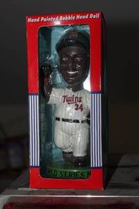 lot 20 image: Kirby Puckett #34 Minnesota Twins World Series 1987 Hand-Painted Bobble Head Doll (in original packaging)