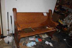 lot 27 image: Vintage Wooden Bench