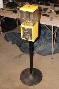lot 399 image: Vintage Northwestern 46 Gumball Machine