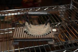 lot 398 image: Vintage Geneva Hand Fluter with Base