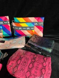 lot 53 image: New lot of 11 Wallet Purses