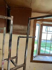 lot 62 image: Metal Clothes Rack