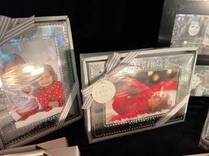 lot 104 image: Lot of 16 NEW Picture Frames
