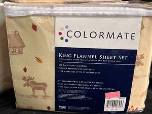 lot 110 image: 3 Sets of NEW KING Bed Sheets