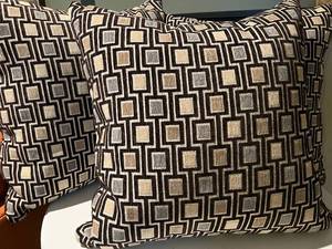 lot 144 image: 3 NEW  Throw Pillows