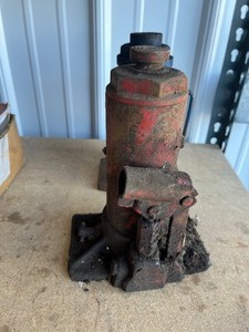 2 bottle jacks