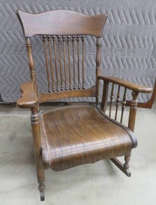lot 3 image: BEAUTIFUL VINTAGE POSSIBLE ANTIQUE ROCKING CHAIR
