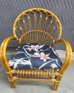 lot 24 image: VINTAGE RATTAN CHAIR