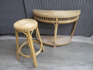 lot 31 image: WICKER SIDE TABLE  WICKER STOOL