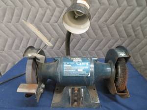 lot 95 image: BLACK & DECKER DOUBLE GRINDER