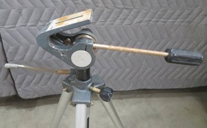 lot 96 image: HEAVY DUTY TRIPOD