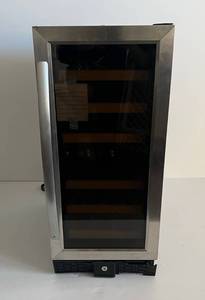 N Finity WineEnthusiast 23 Bottle, Two Temp Electric Wine Chiller Brand New Never Used (Plastic Panel On Bottom Broke)