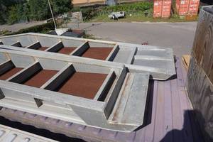 2 - Yard King Model SSY164224 Heavy Duty 24 Drive On YardDock Ramps