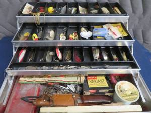 VINTAGE TACKLE BOX PLUS