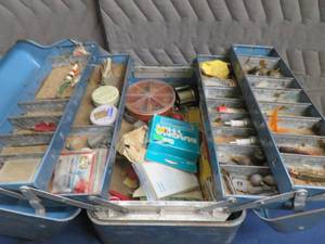 VINTAGE METAL CHEST STYLE TACKLE BOX.