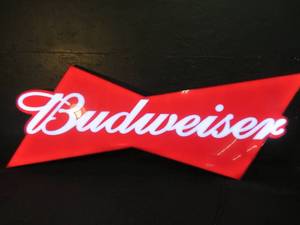 VINTAGE BUDWEISER LIGHTED SIGN