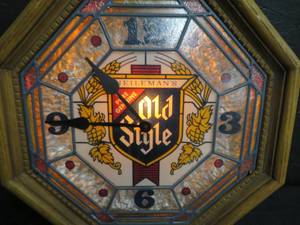 HEILEMANS OLD STYLE LIGHTED CLOCK
