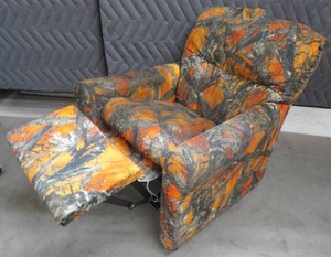 CHILDRDENS CAMO RECLINER