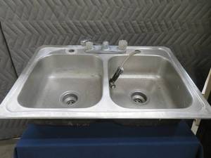 STAINLESS STEEL SINK WITH ALL HOSES