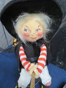 HALLOWEEN  ANNALEE DOLL