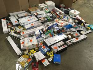 lot 2 image: Gaylord of Bathroom and Plumbing Items Various Models and Conditions Customer Returns See Terms on Auction