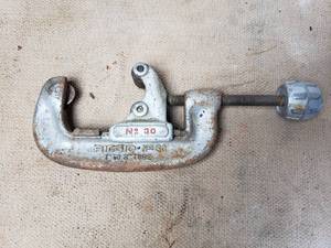 No. 30 RIDGID Pipe Tubing Cutter