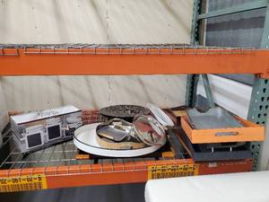 Collection of kitchen ware