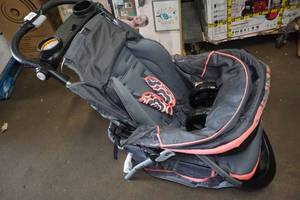 Baby Trend Stroller - Missing Rear Wheels